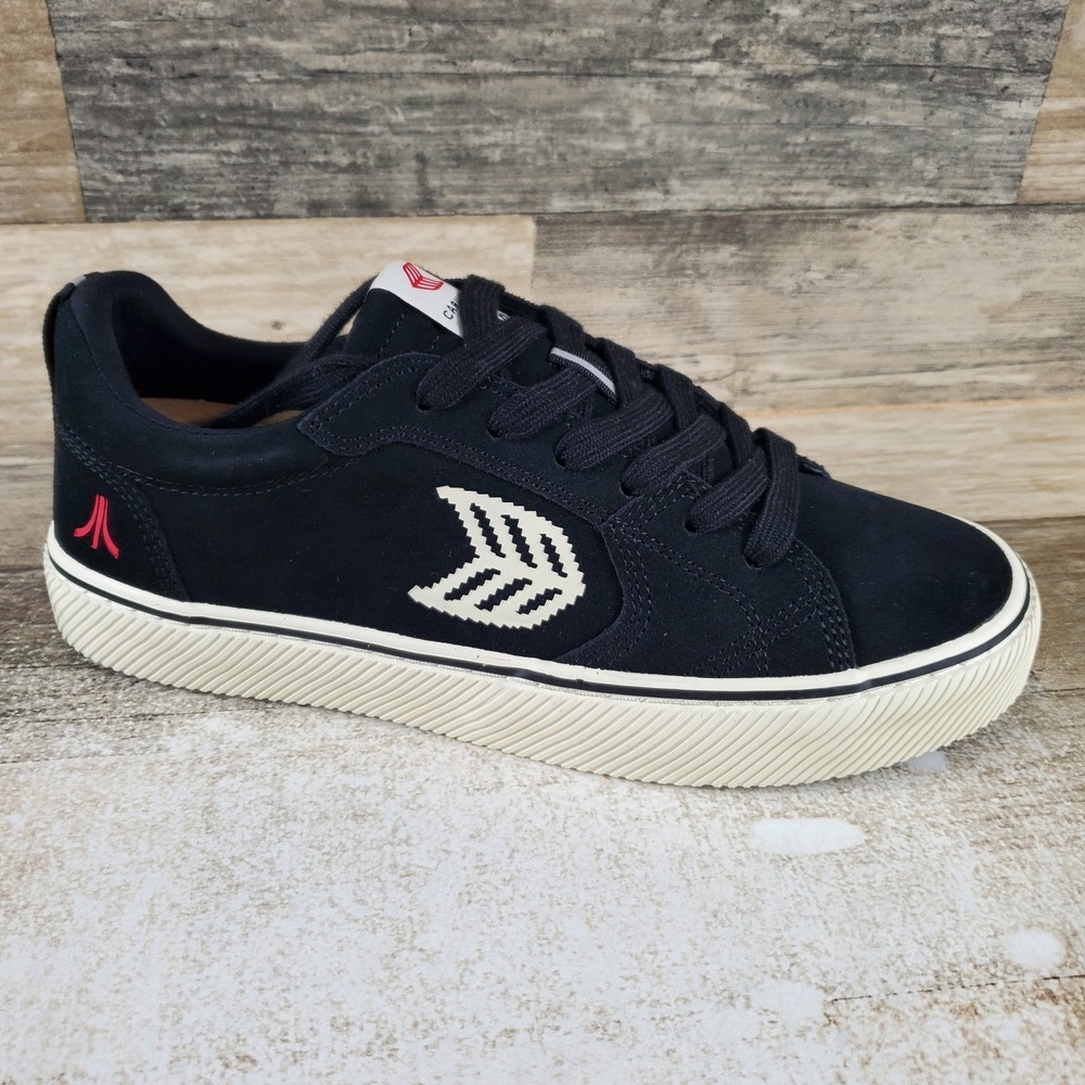 Cariuma Catiba Pro Shoes Sz 8.5 Black Ivory Suede Low Top Sneakers